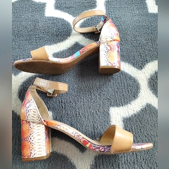 Snake Print/Python Pattern Block Heels - Picture 9 of 16